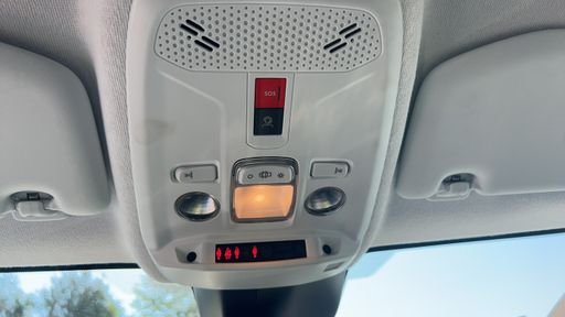 Peugeot 208 1.2 100  Hybrid DCT6 - Allure – 2024 – 10022 km – Hybride essence – Boîte Automatique — photo 4