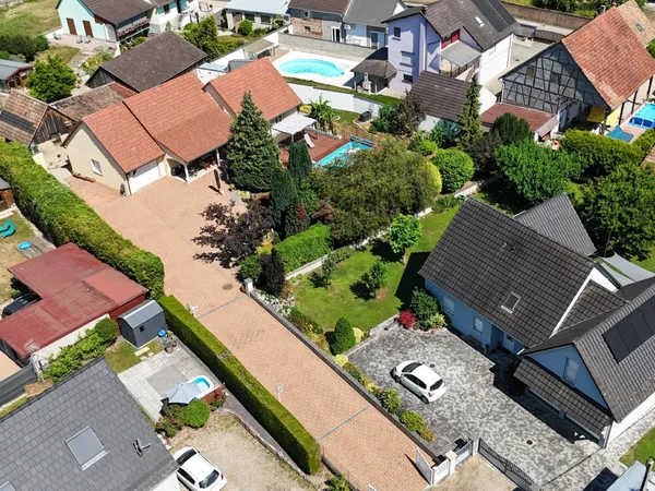 Au calme, superbe maison familiale avec piscine, Quatre chambres dont deux chambres de plain pied et