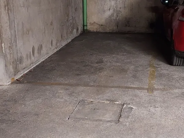 Loue parking - 12m²