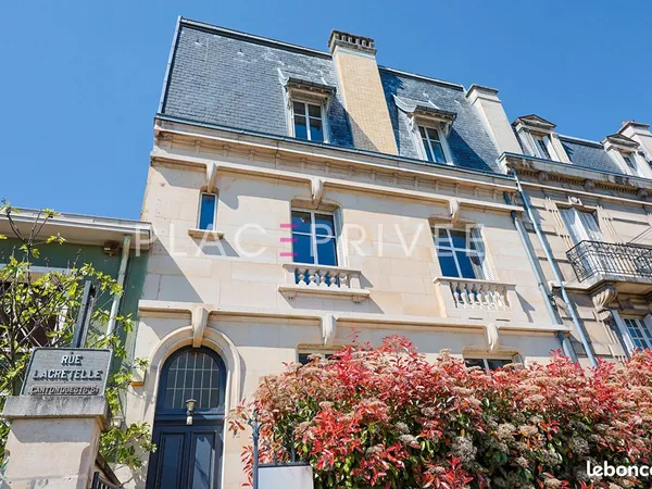 Maison 9 pièces 290 m²