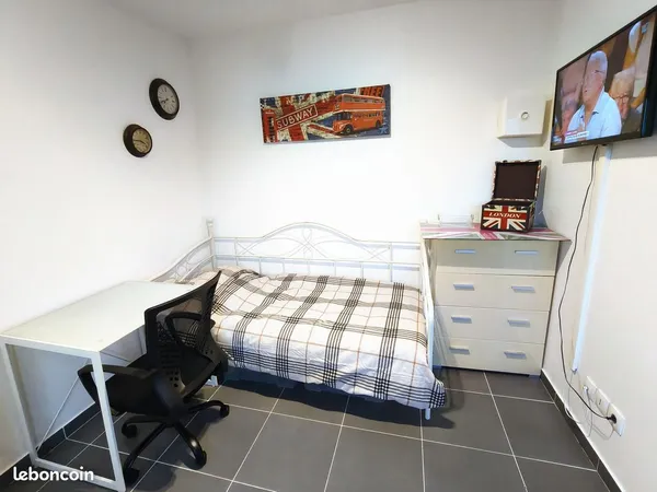 Superbe Studio meublé de 13 m² à 1 minute du métro