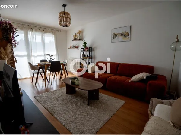 T3 rénovée avec balcon et stationnement