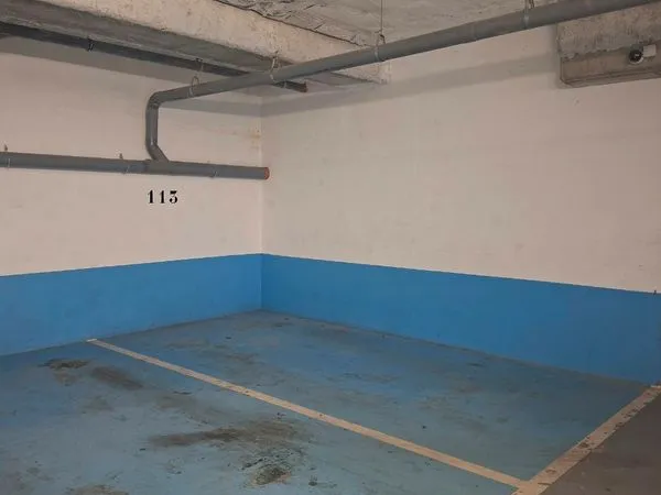Place de parking / Aubervilliers / proche métro 7 et 12 / immeuble récent et sécurisé