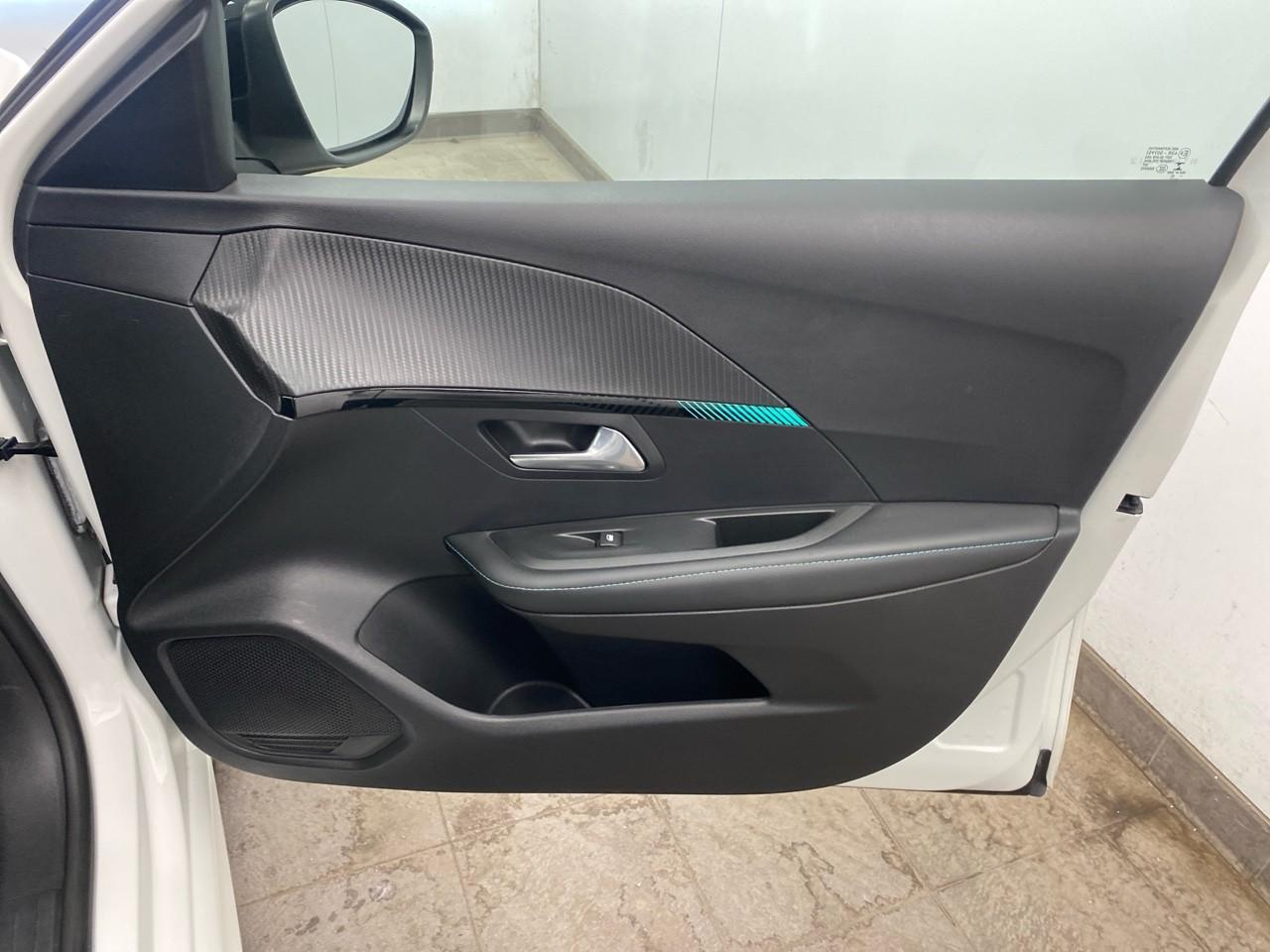 Peugeot 208 electrique 50 kwh 136ch allure — photo 26