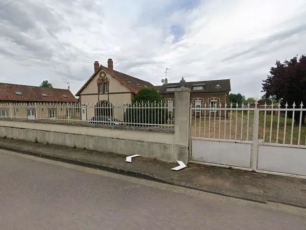 Enssemble immobilier sur 4500 m² à Breteuil S/Iton