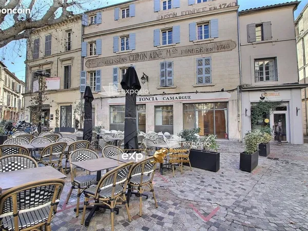 Local commercial 196 m² Arles