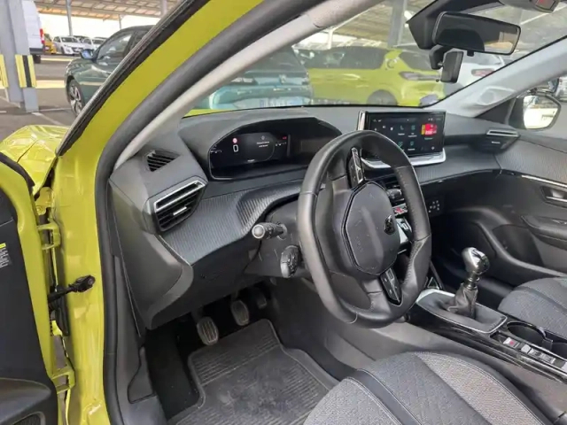 Peugeot 208 puretech 100 s&amp;s bvm6 — photo 6