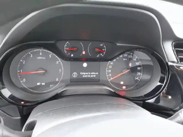 Opel Corsa 1.2 turbo 100 ch bvm6 — photo 10