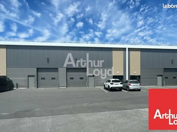 LOCAL D'ACTIVITE 747 m² DOMPIERRE-SUR-YON