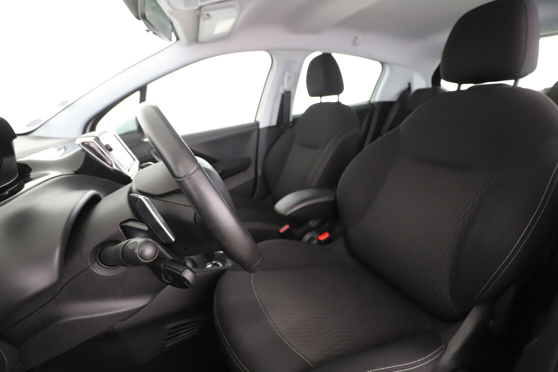 Peugeot 208 1.2 PureTech Active Business ETG5 — photo 9