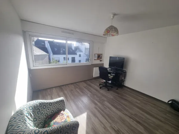 Lorient - Studio bis sud, dernier étage + parking