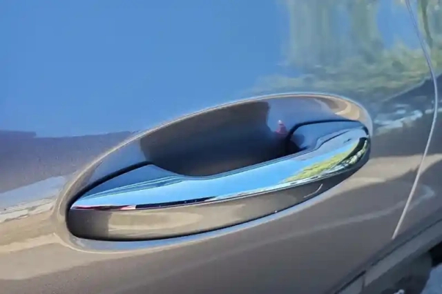 Mercedes Eqa 250+ — photo 35