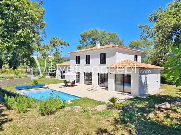 Villa contemporaine neuve - 5 chambres au calme à Roquefort-les-Pins