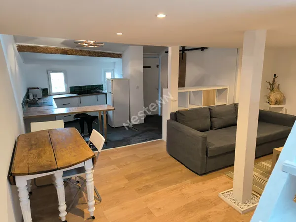 Toulon proche Opéra 40 m² avec un grenier et une cave. Climatisé.