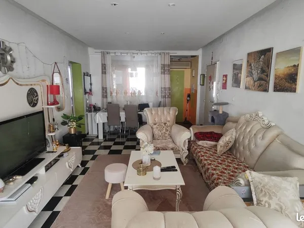 Vend appartement p3 avec garage a 2 mn du centre ville de Nimes
