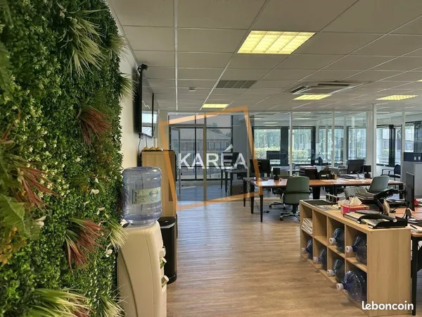 Bureaux 200 m² SERRIS