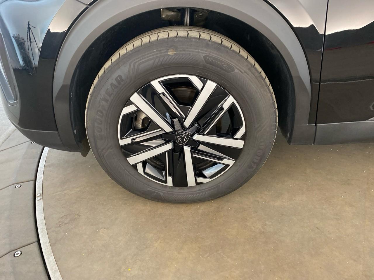 Peugeot 2008 hybrid 136 e-dcs6 style — photo 11