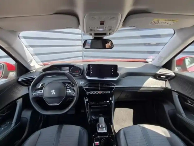 Peugeot 2008 e- 136ch allure pack — photo 10