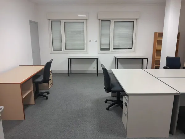 Local professionnel 151 m²