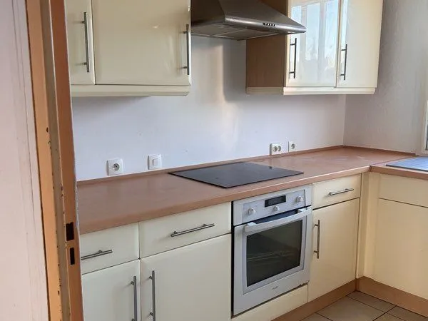 Appartement 3 pièces Bourgogne / Quai du roi