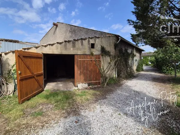 A découvrir à Eyrans (33) ! Grange en pierre avec certificat d'urbanisme accordé !