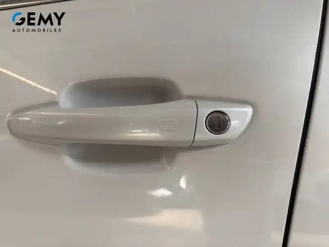 Citroën C5 Aircross hybride rechargeable 225 e-eat8 — photo 13