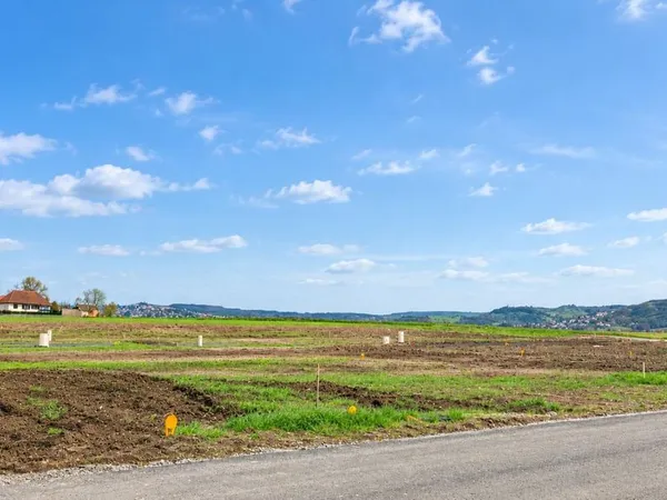 Terrain 571 m² Le Cendre