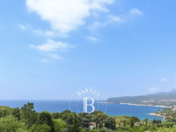 VENTE - CASSIS - MAISON - VUE MER PANORAMIQUE - PISCINE - PROPRIÉTÉ