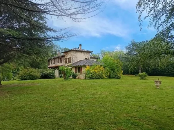 Maison 249 M2 avec terrain
