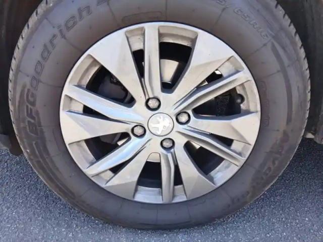 Peugeot 2008 puretech 130 s&amp;s eat8 — photo 13