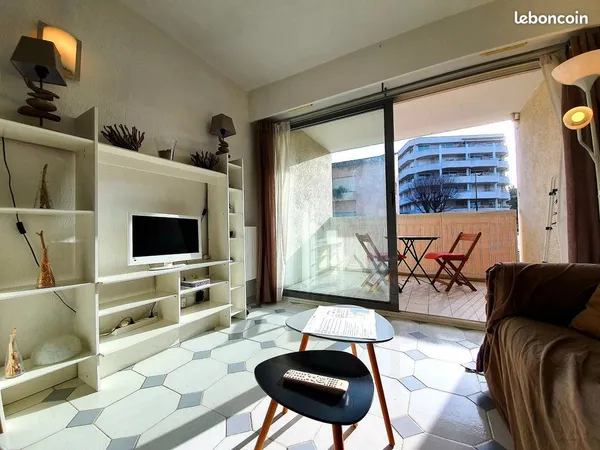 Magnifique STUDIO CABINE - Port Vauban