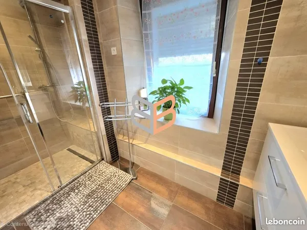 Maison 7 pièces 166 m²