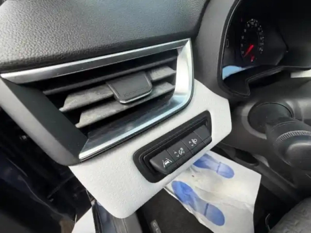Renault Clio 1.0 tce 90ch limited -21n — photo 13
