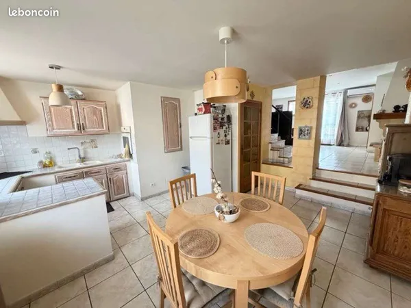 🏡 Maison de village 80 m² - 3 chambres - Double garage - Bessan