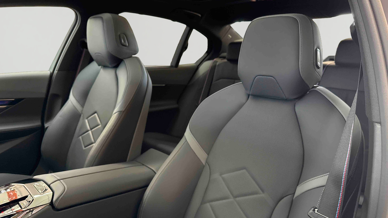 BMW 550e xDrive PHEV 489 ch BVA8 — photo 24