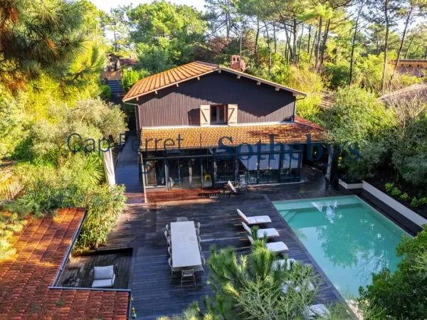 Maison 12 pièces 240 m²