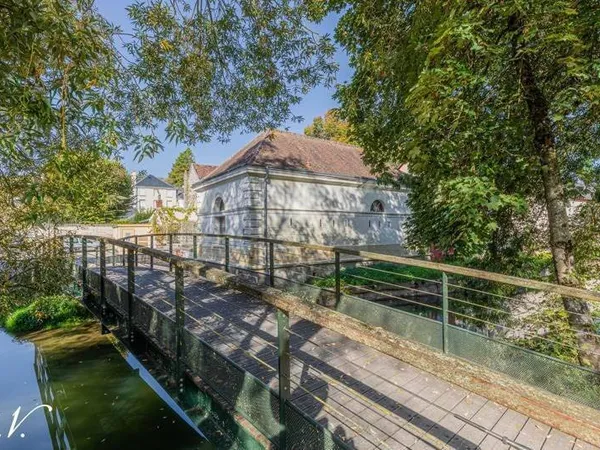 Maison 15 pièces 900 m²