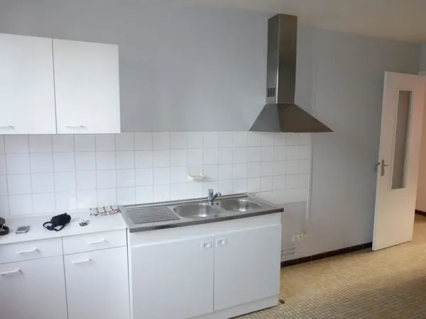3 Pièces Rez de chaussé surélevé