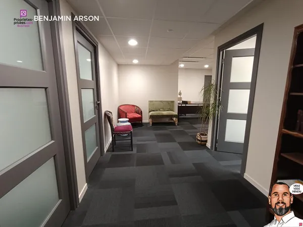 AIX LES BAINS - BUREAUX 102 m², Salle de réunion, PMR