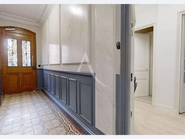 Local 4 pièces 76 m²