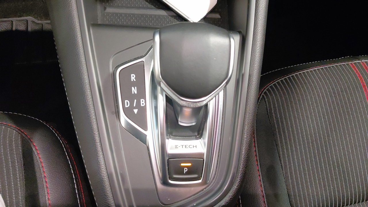 Renault Captur E-Tech Plug-in 160 - 21B — photo 21