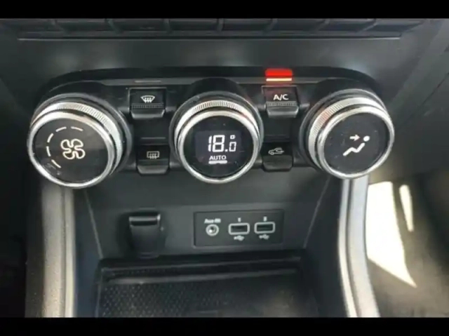 Renault Captur 1.3 tce 140ch intens — photo 13
