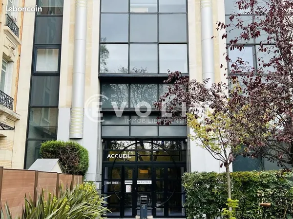 Bureaux 4 297 m²