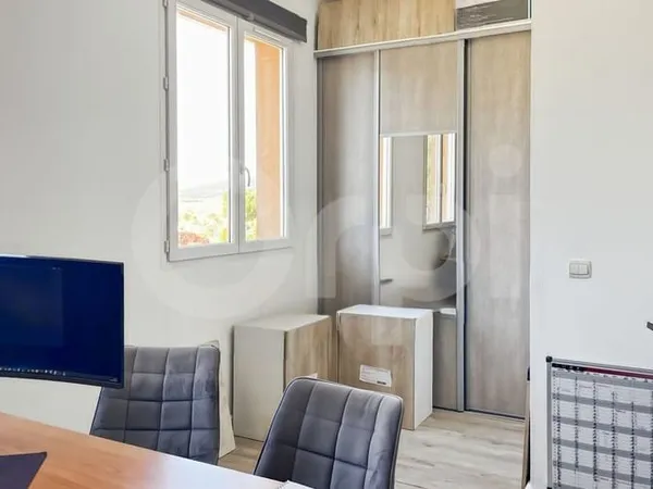 Bureau 51 m²