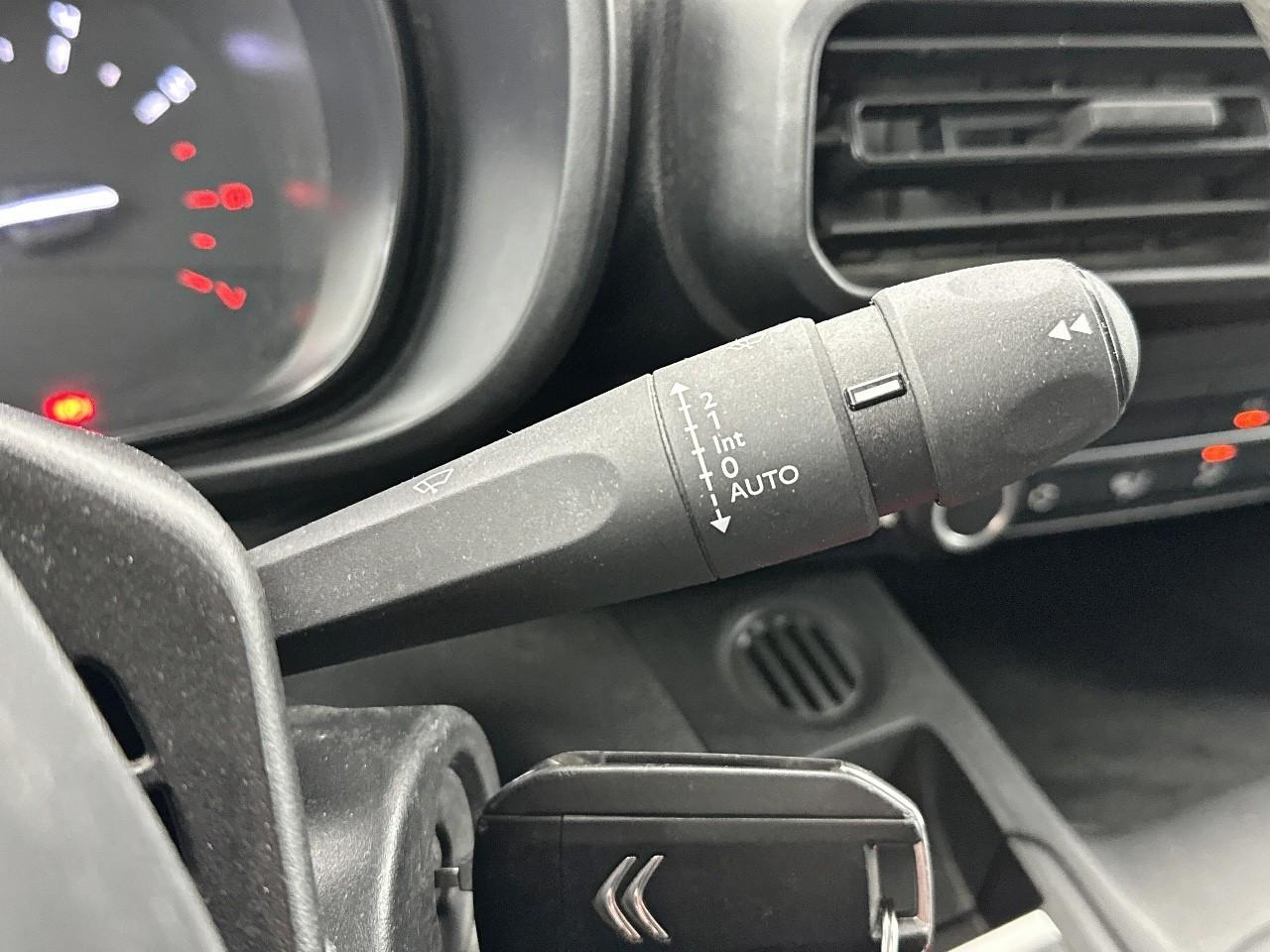 Citroën Berlingo van m 650 bluehdi 100 s&s bvm6 driver — photo 18