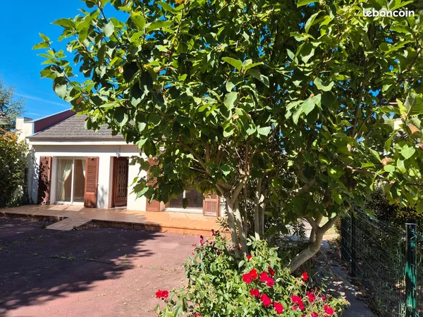 Ensemble immobilier maison et appartements