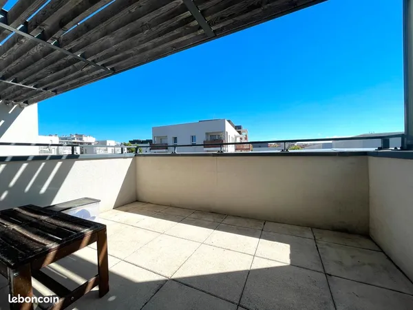 Duplex t4 - secteur gratte-ciel - terrasse & parking