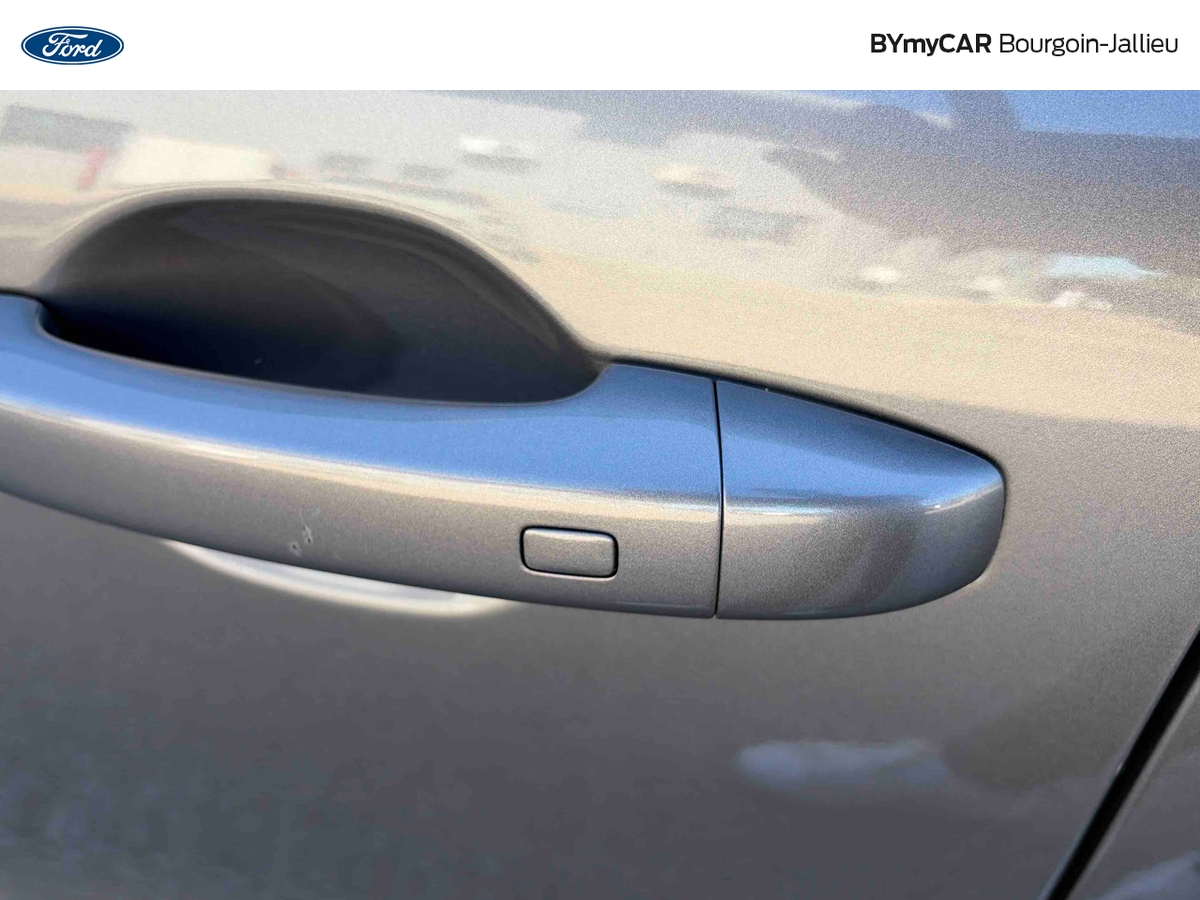 Renault Captur E-Tech Plug-in 160 — photo 25