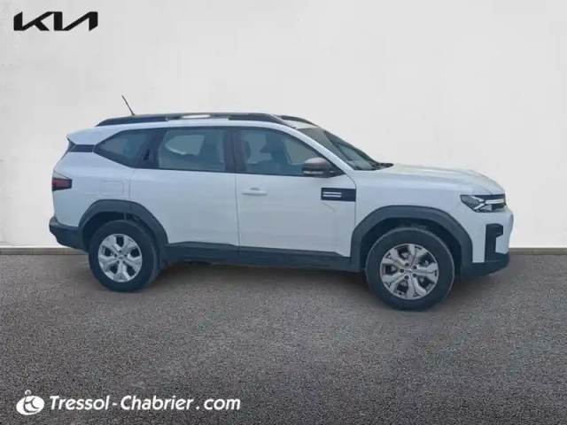 Dacia Bigster mild hybrid 140 essential — photo 6