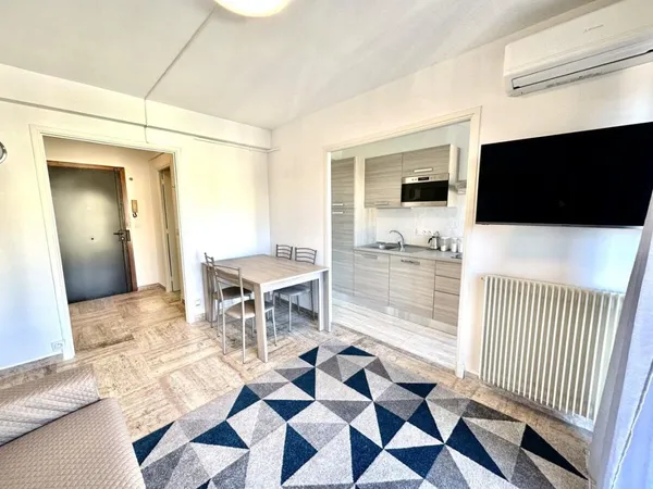 Studio lumineux - Boulevard de la Madeleine